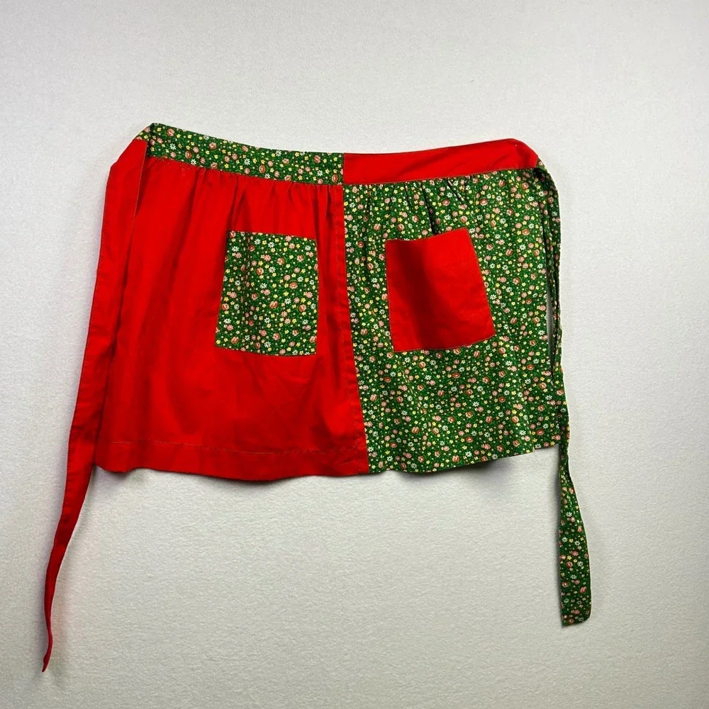 Vintage Half Apron Red Floral Pockets Patchwork Kitchen Baking Cooking Retro S/M